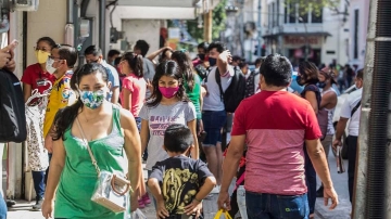 Repleto el centro de Mérida por compras navideñas