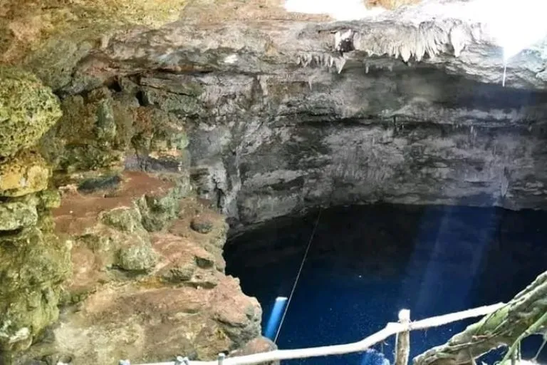 Buzos extranjeros descubren cráneos en el fondo de un cenote de Yucatán