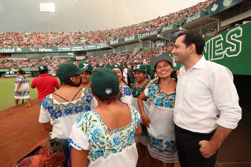 Las Amazonas y la Natividad hacen historia al ser el primer juego de softbol femenil que se realiza en el Kukulcan.