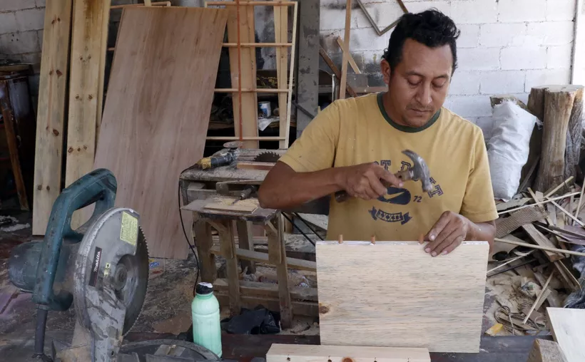 Muebles de madera hechos en Yucatán brillan en el mundo