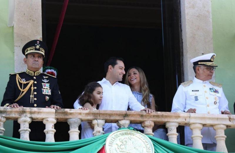 Encabeza el Gobernador Mauricio Vila Dosal, el desfile cívico-militar del 16 de septiembre