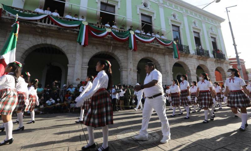 Anuncian a los contingentes ganadores del Desfile Cívico Militar con motivo del 2012 aniversario del inicio de la Independencia de México