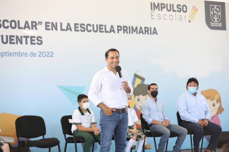 Gobernador Mauricio Vila Dosal continúa entregando uniformes y paquetes de útiles escolares del programa Impulso Escolar