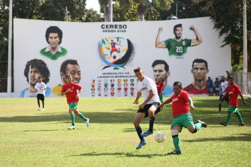 Ghana levanta la copa en el mundialito del cereso de Merida.