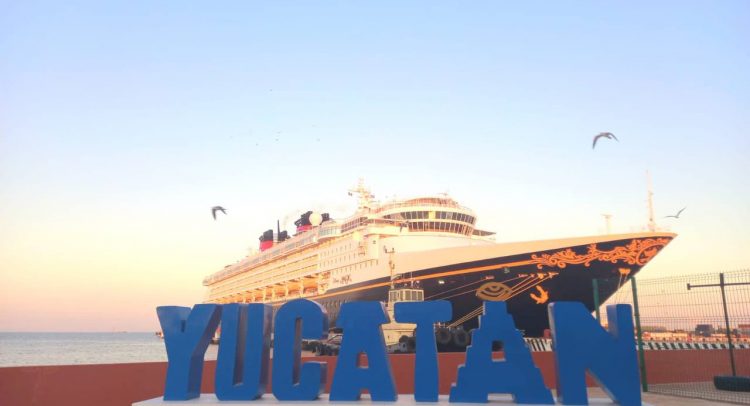 Yucatan recibe nuevamente el crucero Disney Magic.