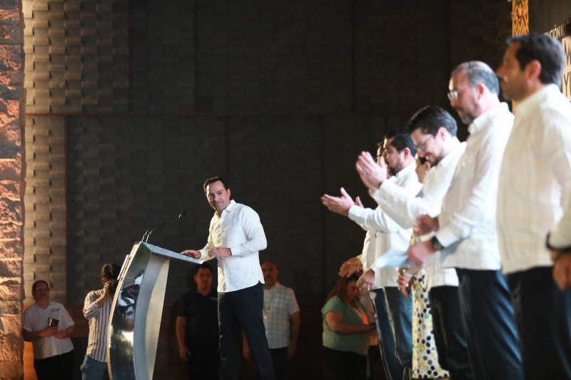 Inaugura el Gobernador Mauricio Vila la 31 convención nacional de la Canadevi.