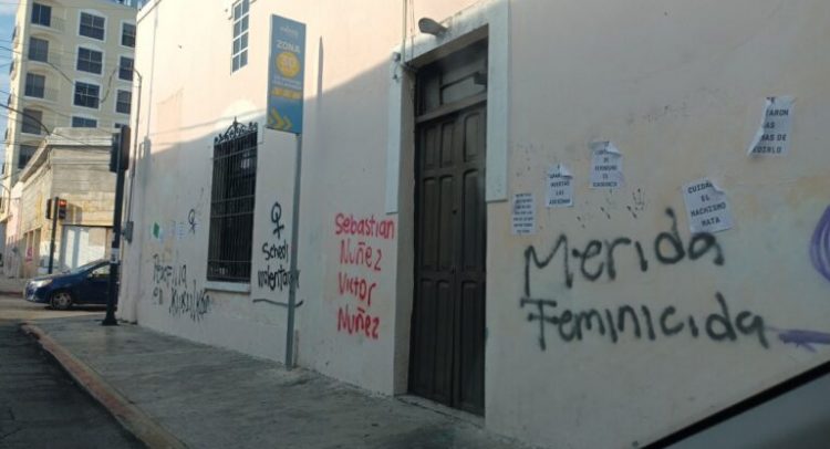 Casas y tiendas del centro de Mérida no serán reparadas pronto, se encuentran en pesimas condiciones por las manifestaciones del 8M.