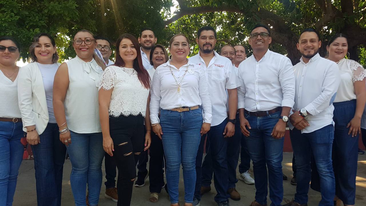 Adriana Mena de la Planilla Blanca inicia su campaña por la sección 33 del SNTE