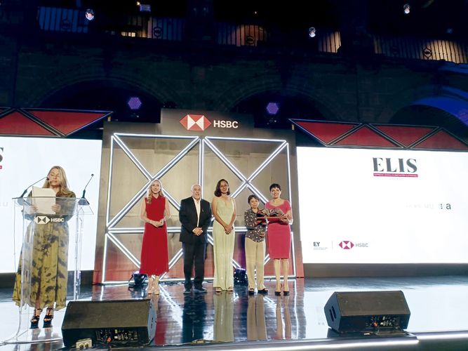 HSBC con Ernst & Young otorgan el premio ELIS 2023, con mención honorífica a Abarrotes Dunosusa por la categoría ‘Mujeres al Mundo’