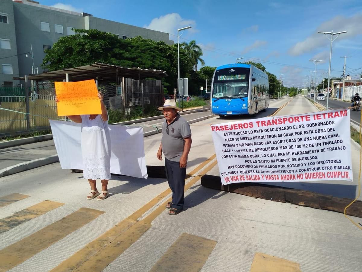 Bloquea paso del IETRAM como protesta.