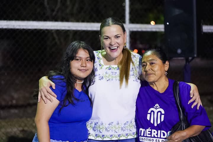 Cecilia Patrón Laviada promueve el empoderamiento de las mujeres y fortalece el tejido comunitario en las comisarías de Mérida