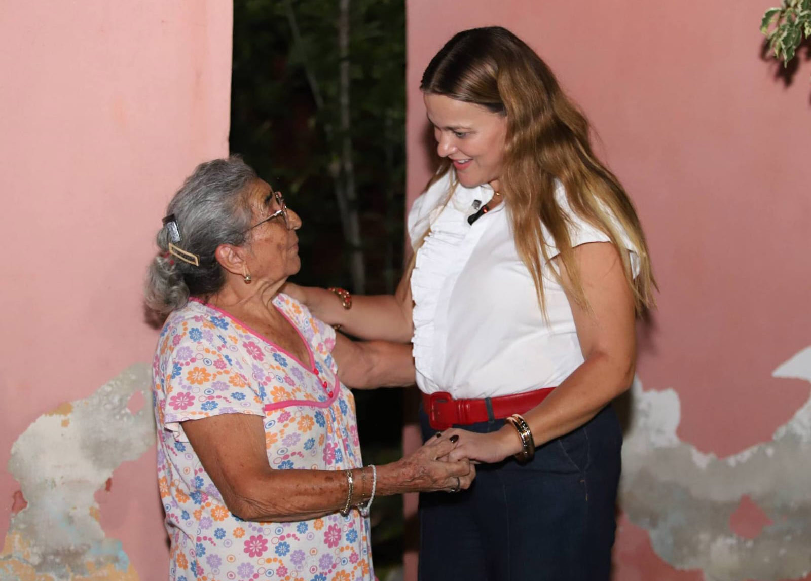 Cecilia Patrón sigue caminando calle por calle las colonias, escuchando de cerca para construir una Mérida más igualitaria y justa.