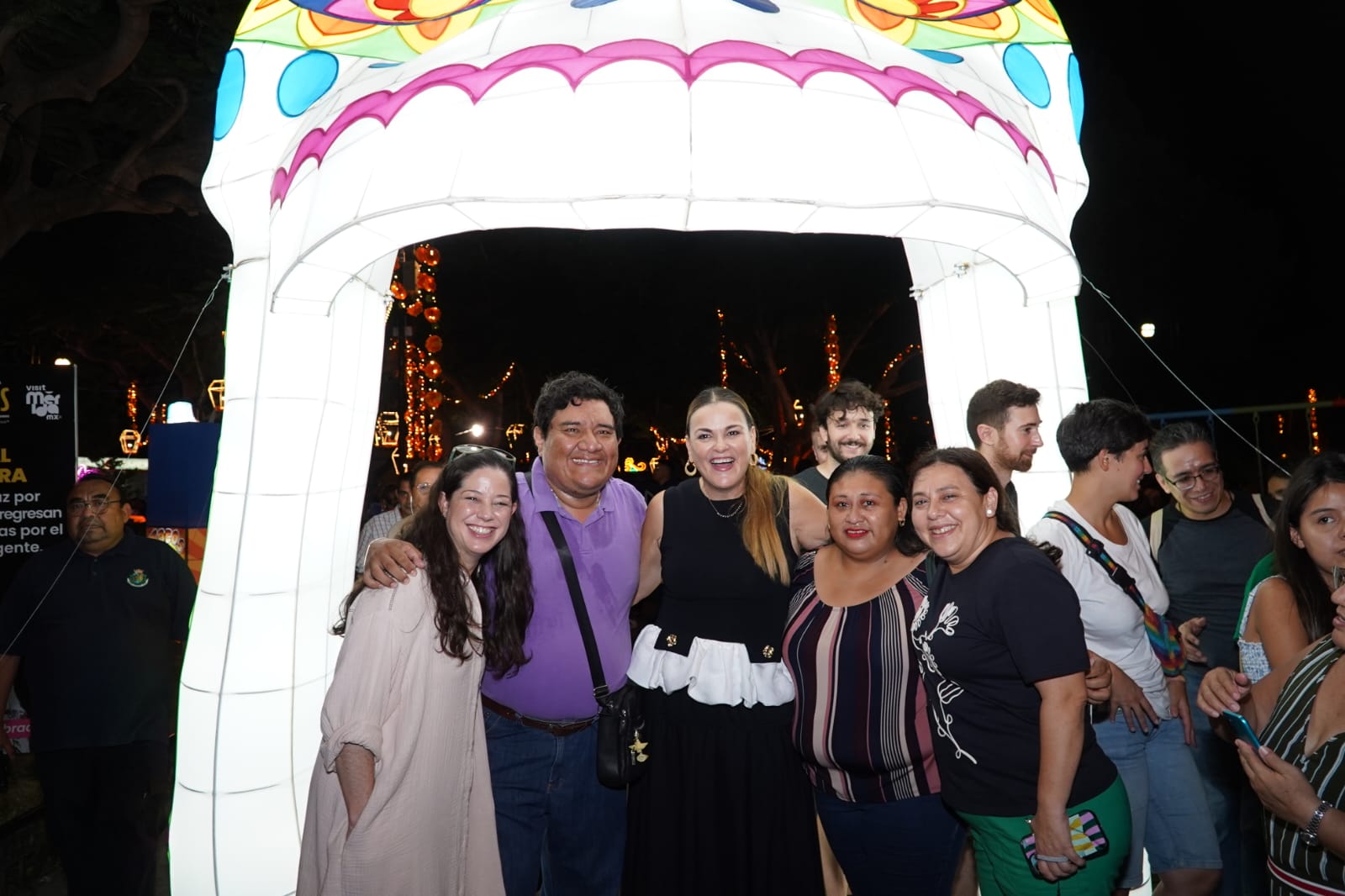 Cecilia Patrón inaugura el Festival de las Ánimas 2025 ante más de 5 mil asistentes al parque de San Juan.