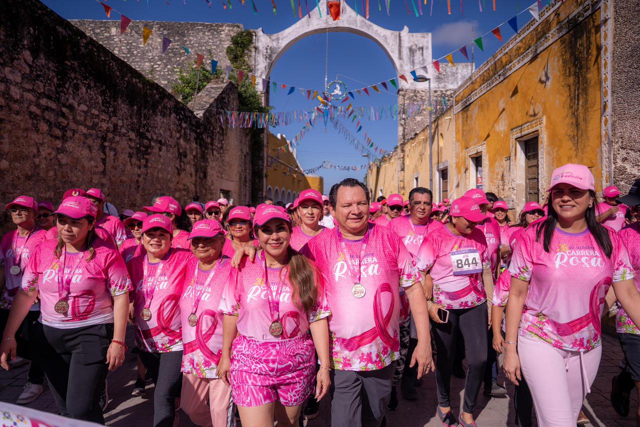 Izamal se tiñe de rosa en la Carrera Rosa 2025 para impulsar la prevención del cáncer de mama