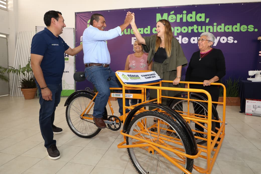 Combatir la pobreza en Mérida es un compromiso cotidiano de esta alcaldía: Cecilia Patrón. Combatir la pobreza en Mérida es un compromiso cotidiano de esta alcaldía: Cecilia Patrón.