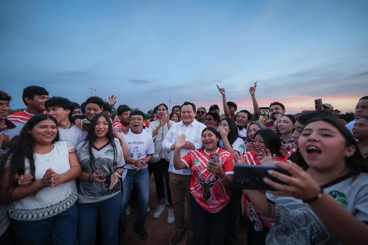 Gobierno del Estado moderniza el campo deportivo de Ticopó con inversión histórica