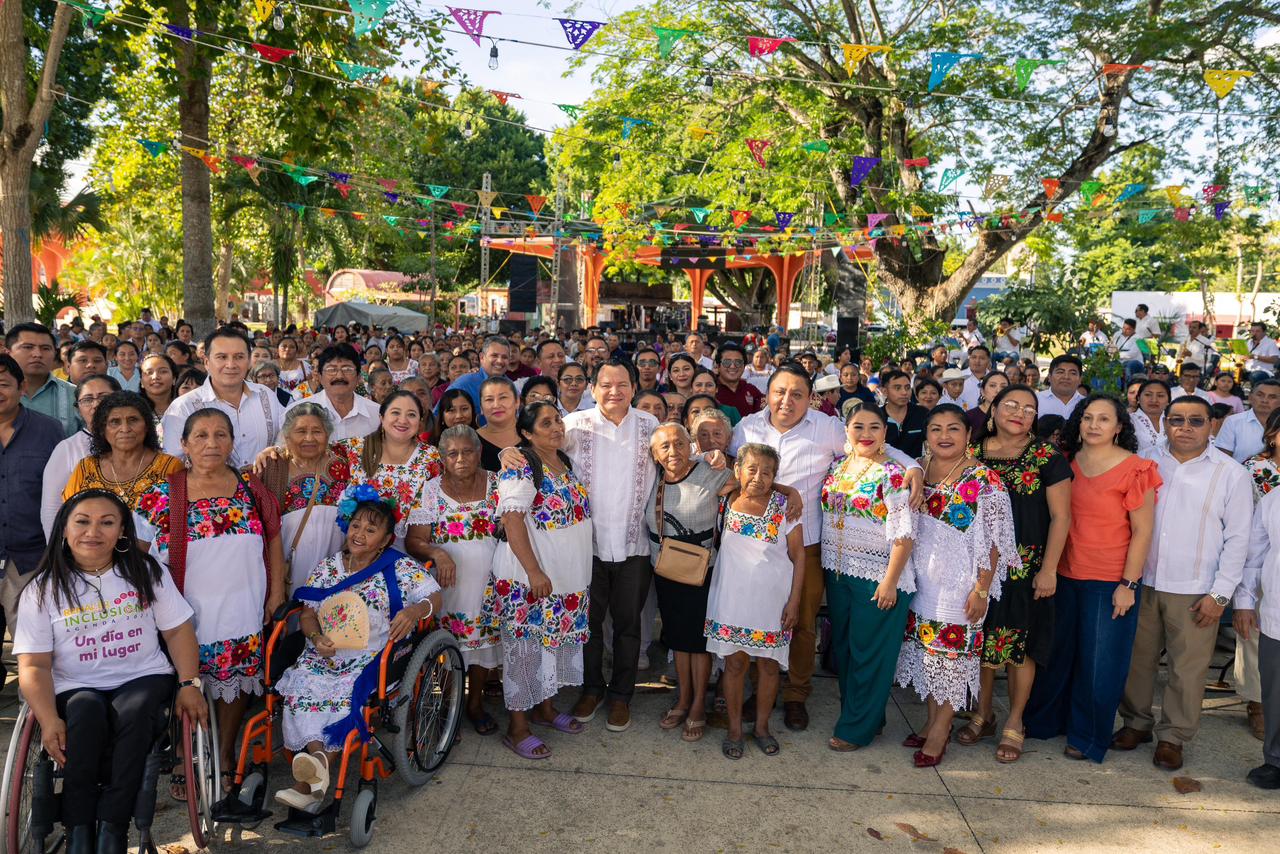 Renace la identidad maya con apoyo a grupos y parteras