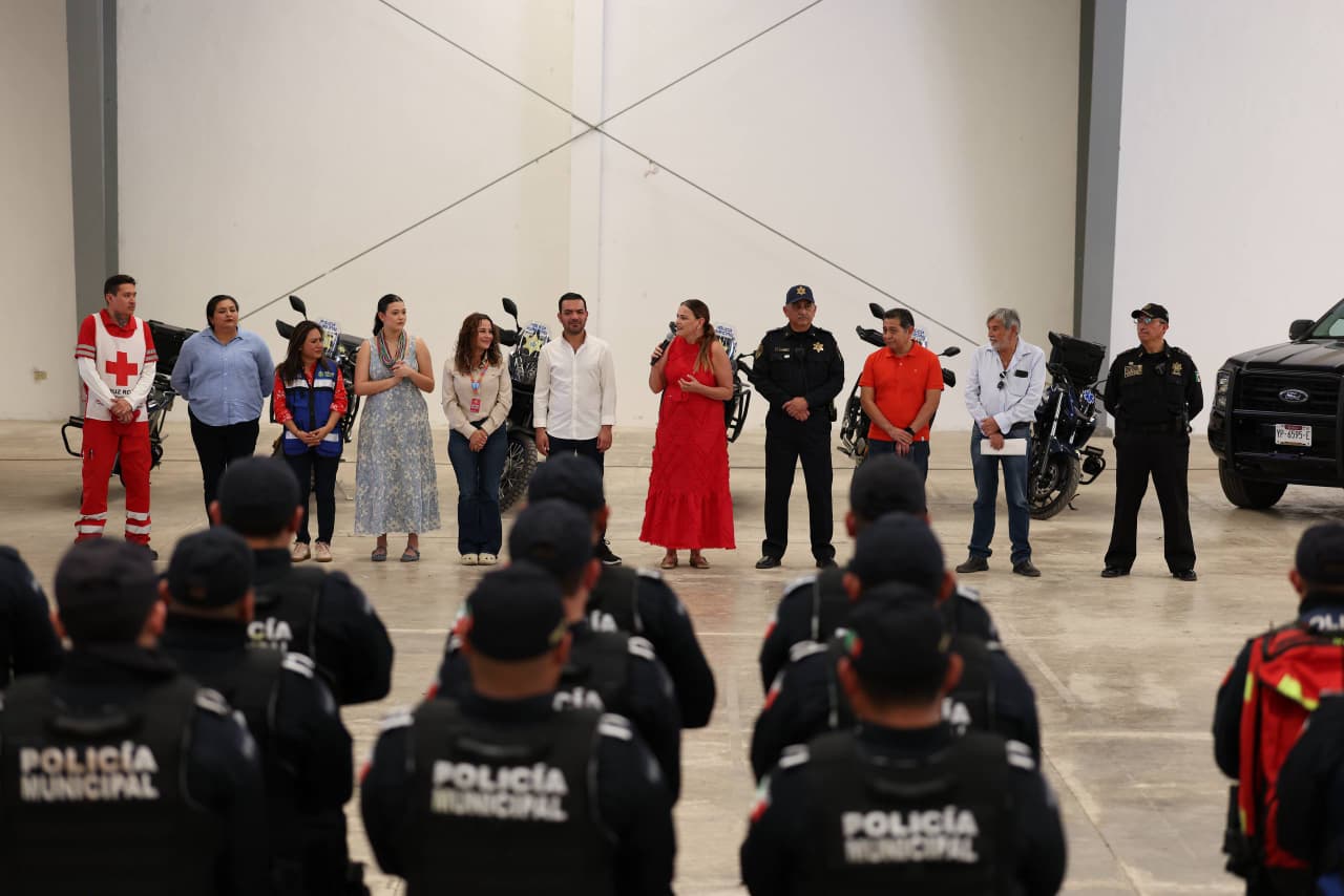 Reconoce Cecilia Patrón a Policía Municipal y Servicios Públicos por un Carnaval seguro y familiar Reconoce Cecilia Patrón a Policía Municipal y Servicios Públicos por un Carnaval seguro y familiar