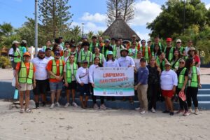 Suman esfuerzos en San Crisanto para sanear siete kilómetros de costa