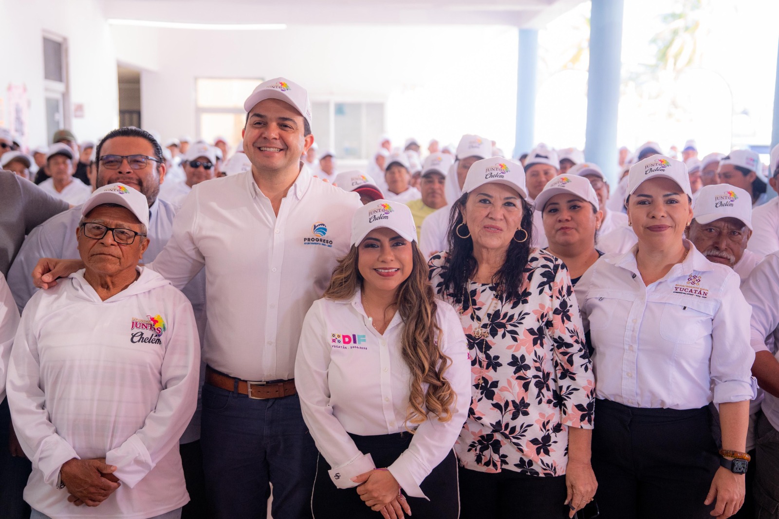 Pescadores de Chelem transforman su comunidad con el programa Pintemos Juntos