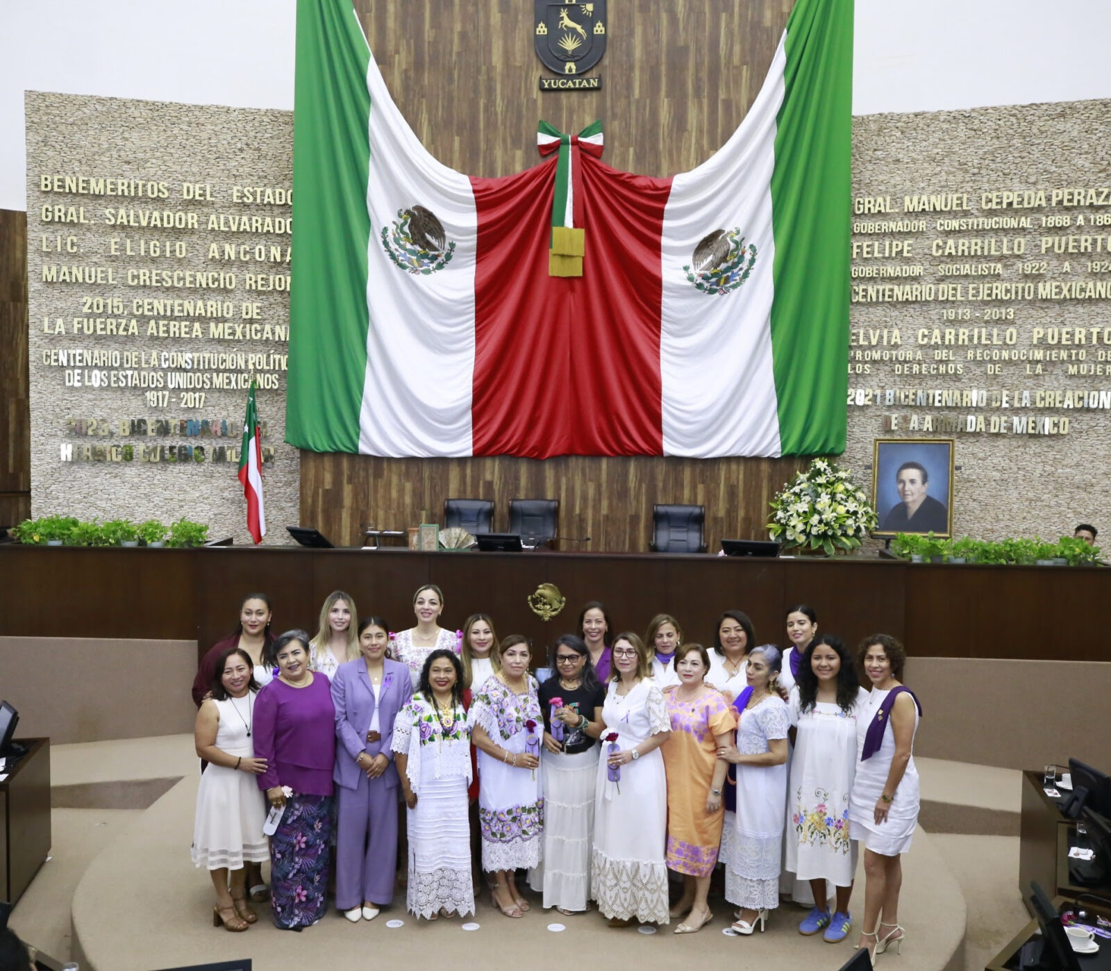 Patricia Margarita Martín Morales recibe reconocimiento Consuelo Zavala Castillo del Congreso del Estado Patricia Margarita Martín Morales recibe reconocimiento Consuelo Zavala Castillo del Congreso del Estado