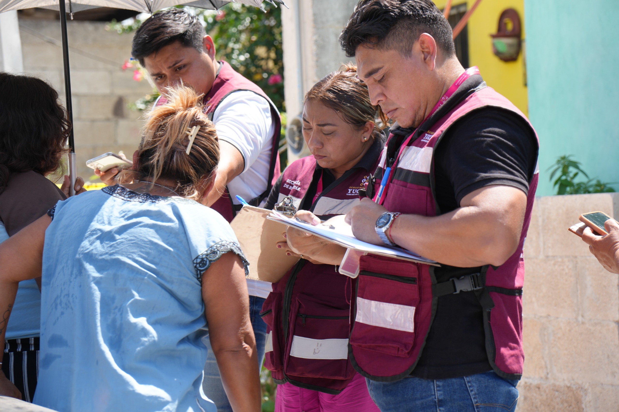 Gobierno del Estado brinda atención integral a familias afectadas por incendio en Dzununcán Gobierno del Estado brinda atención integral a familias afectadas por incendio en Dzununcán