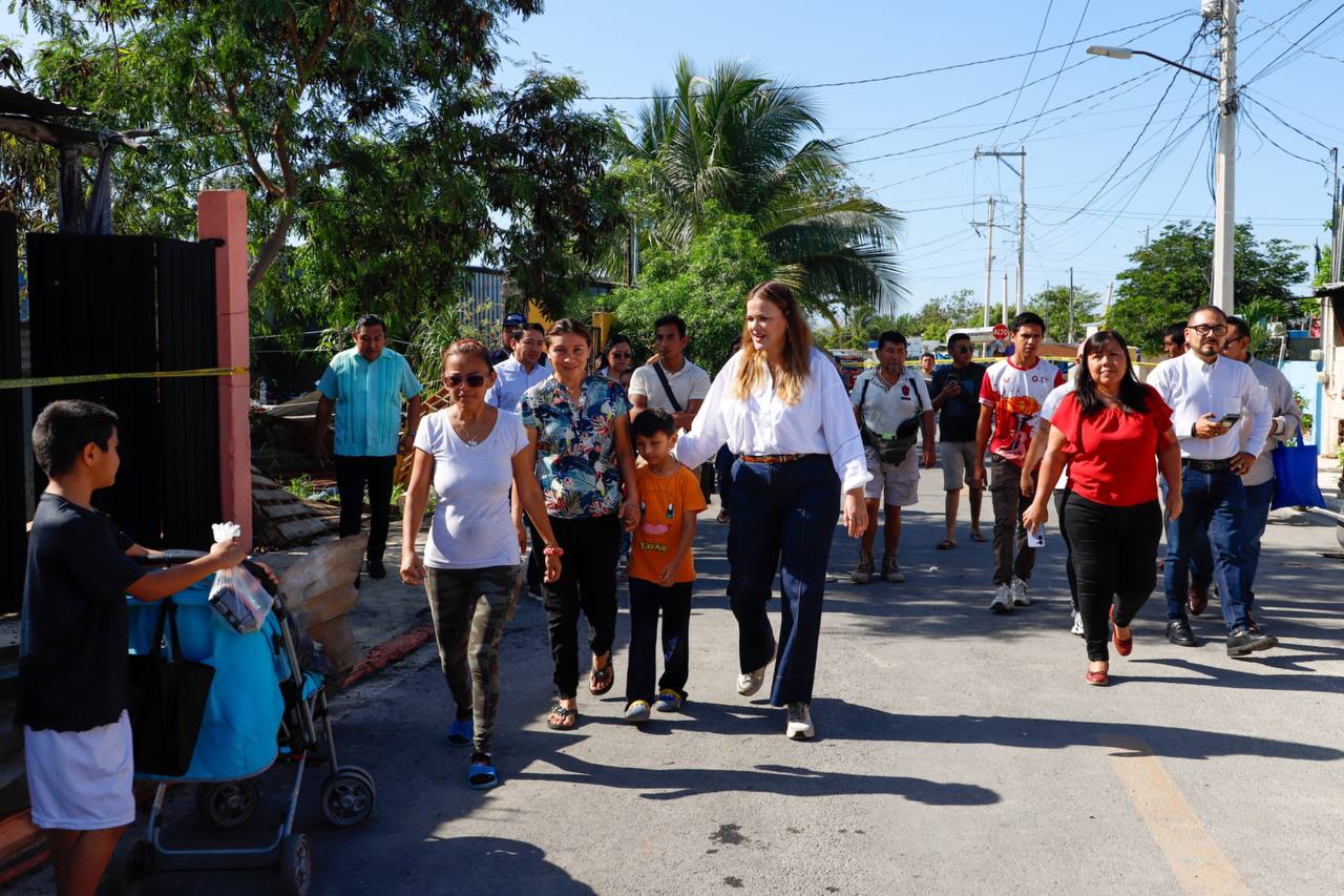 El Ayuntamiento de Mérida brindará apoyo integral a familias afectadas por incendio en San Luis Sur Dzununcán. El Ayuntamiento de Mérida brindará apoyo integral a familias afectadas por incendio en San Luis Sur Dzununcán.