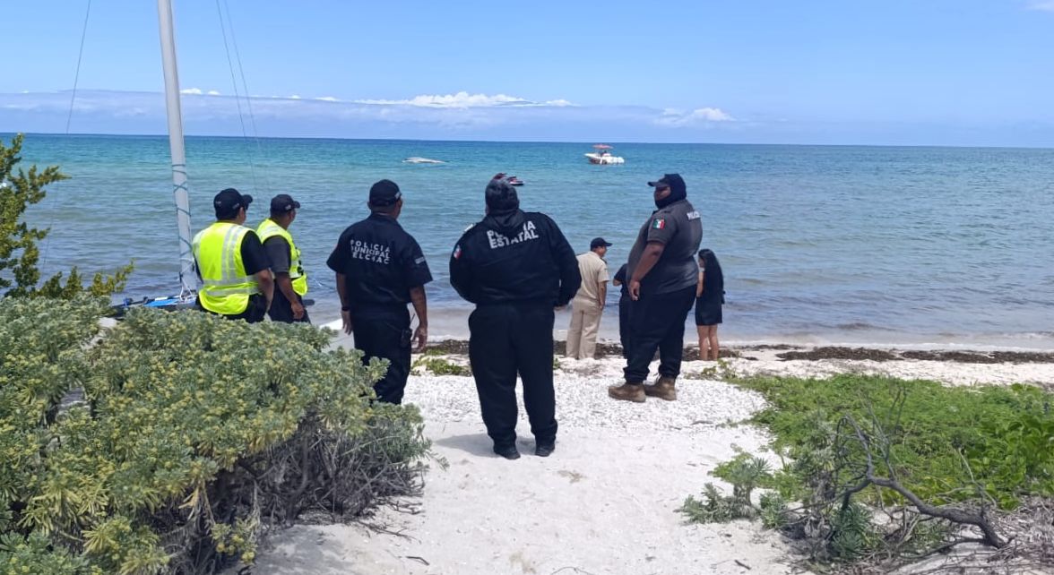 Volcadura de embarcación de recreo frente a Telchac Puerto