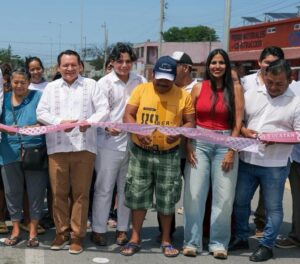 Entregan reconstrucción de calles en Progreso y Flamboyanes