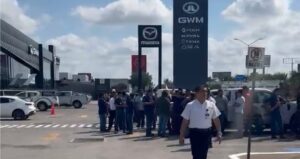 Fuga de gas en camión de valores obliga a evacuar taller de “Ford Altabrisa”