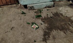 Vecinos se enfrentan a pedradas y bombas molovot en Vergel V