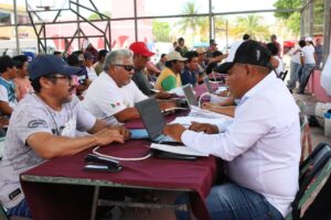 Acercan trámites y apoyos al sector pesquero con mesas de atención en la costa yucateca