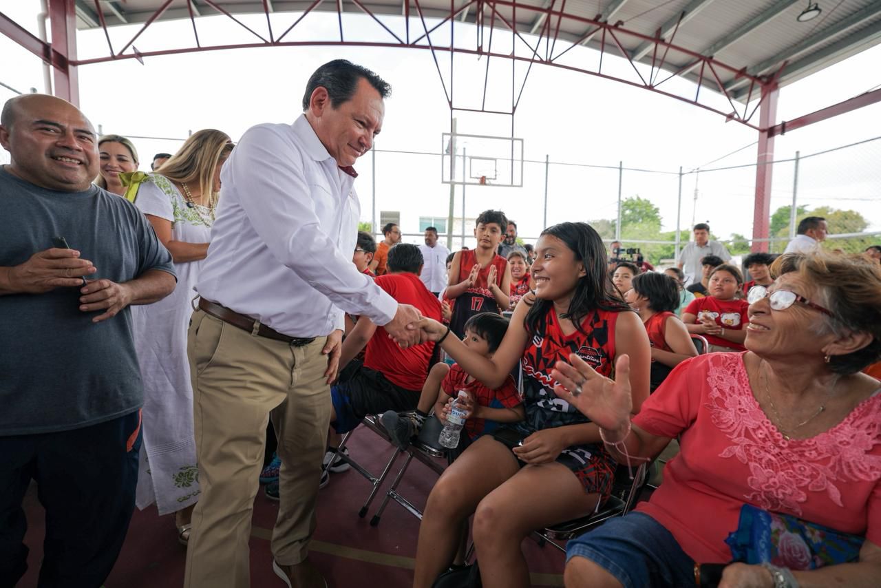 Díaz Mena responde a críticas: “amor con amor se paga” tras gira de entrega de parques en Mérida