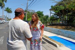 Cecilia Patrón supervisa construcción de rampas para mayor accesibilidad en parques de Mérida