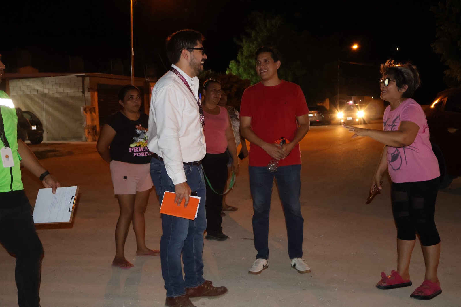 Adrián Gorocica gestiona ante la ATY evaluación de paraderos seguros en Villas Caucel