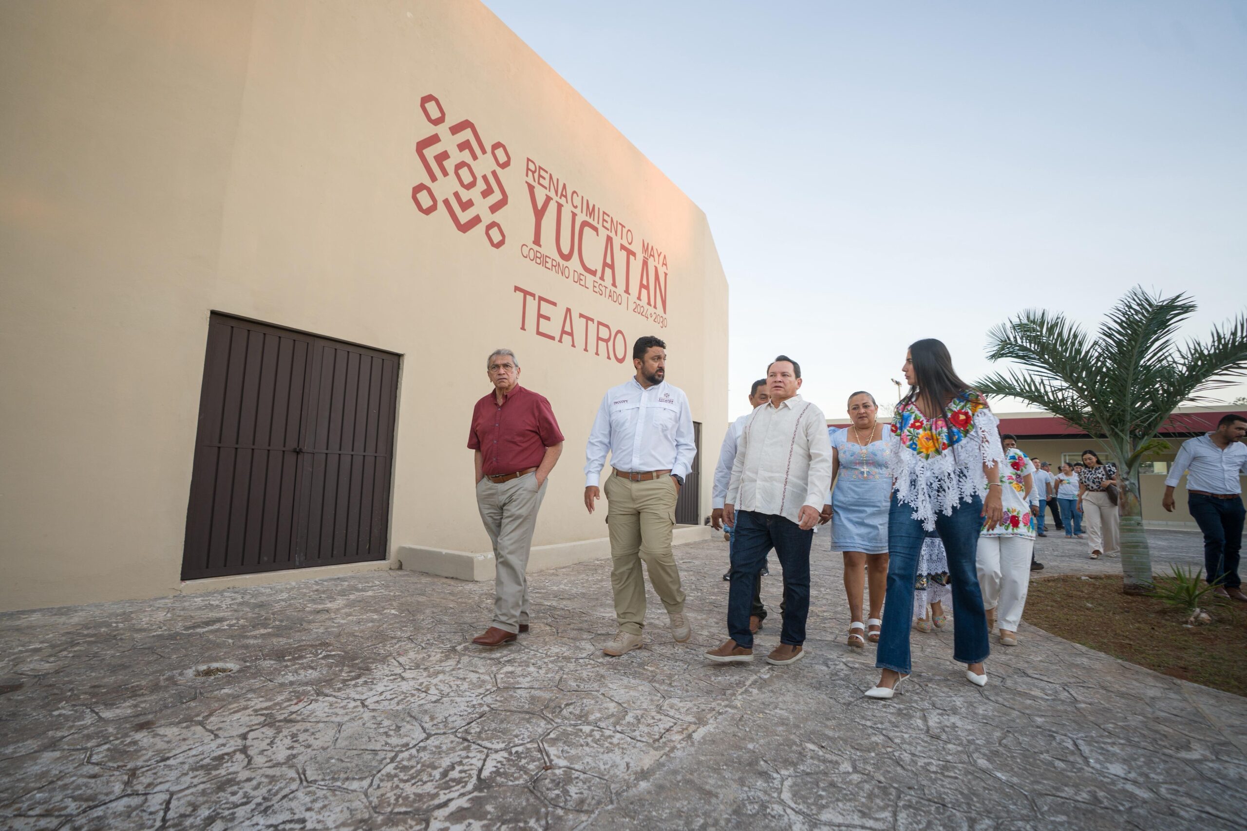 Gobernador Joaquín Díaz Mena entrega renovada Casa de la Cultura en Tekit Gobernador Joaquín Díaz Mena entrega renovada Casa de la Cultura en Tekit