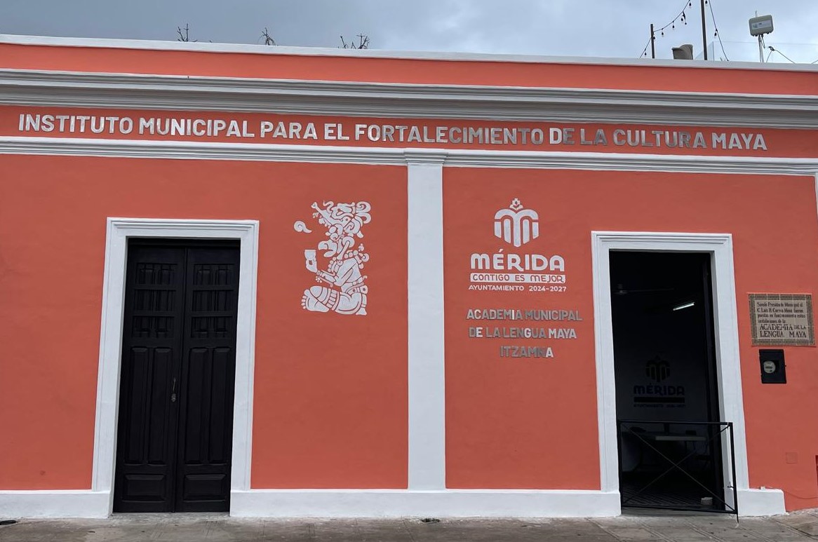 La Academia Municipal de la Lengua Maya “Itzamná” celebra 41 años de revitalizar el idioma materno La Academia Municipal de la Lengua Maya “Itzamná” celebra 41 años de revitalizar el idioma materno