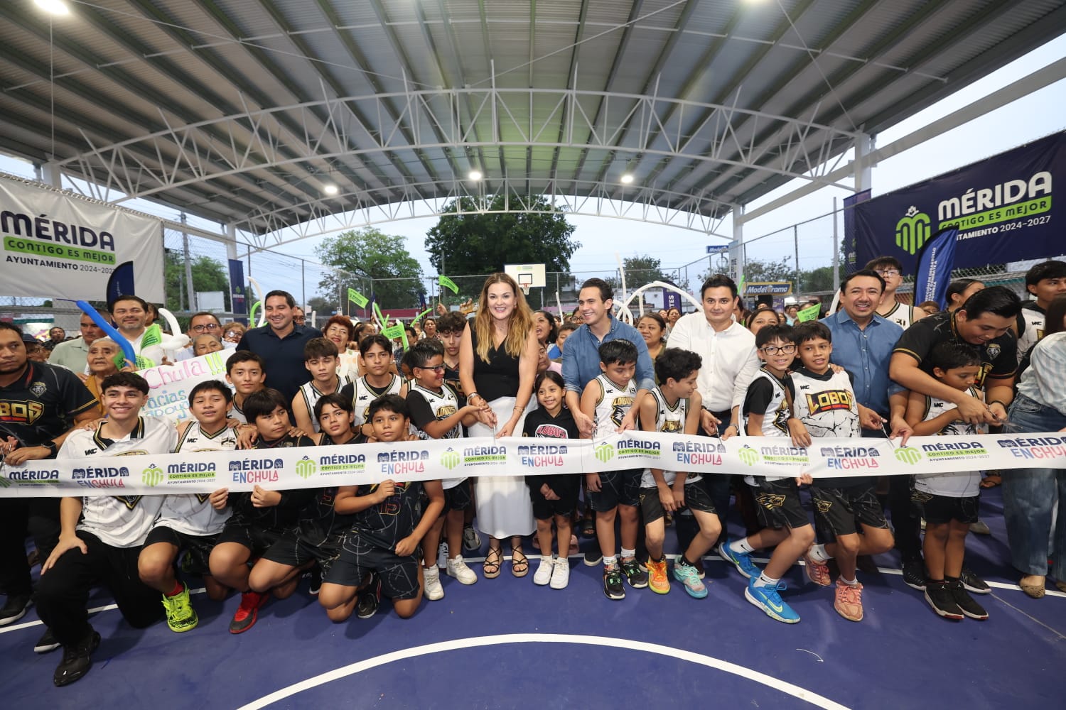Cecilia Patrón continúa entrega de domos para canchas deportivas; “Mérida merece lo mejor” Cecilia Patrón continúa entrega de domos para canchas deportivas; “Mérida merece lo mejor”