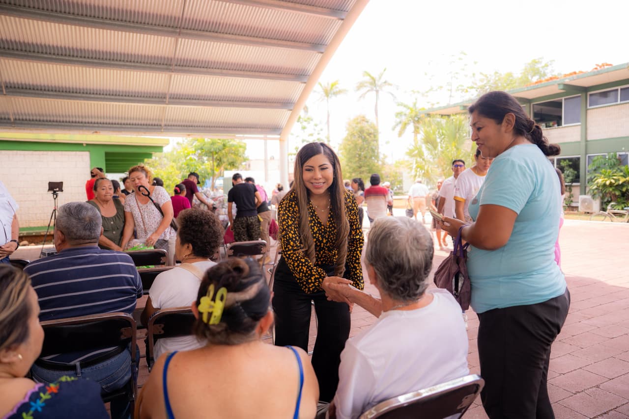 DIF Yucatán acerca apoyo alimentario y económico a familias que más lo necesitan