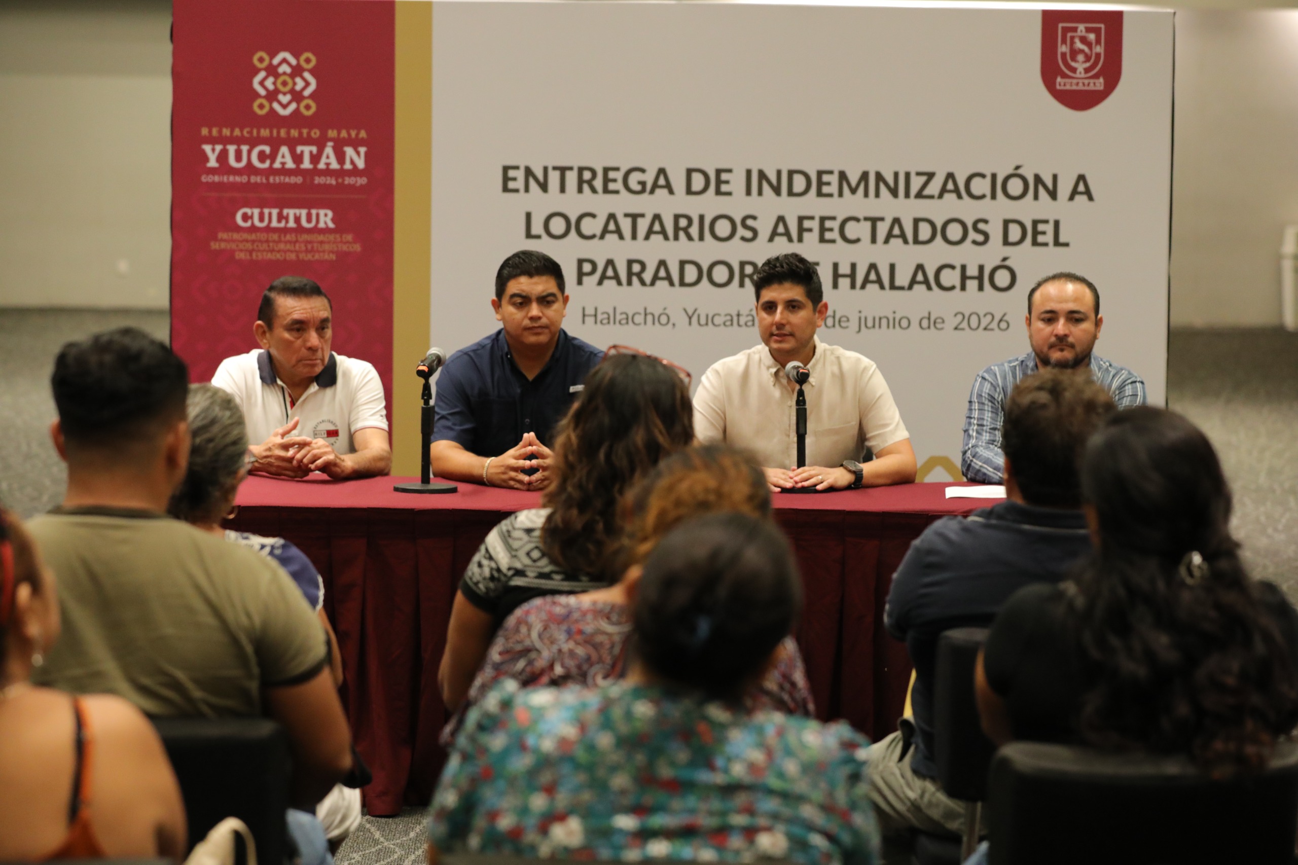 Gobierno del Estado respalda a locatarias y locatarios del Parador Turístico de Halachó Gobierno del Estado respalda a locatarias y locatarios del Parador Turístico de Halachó