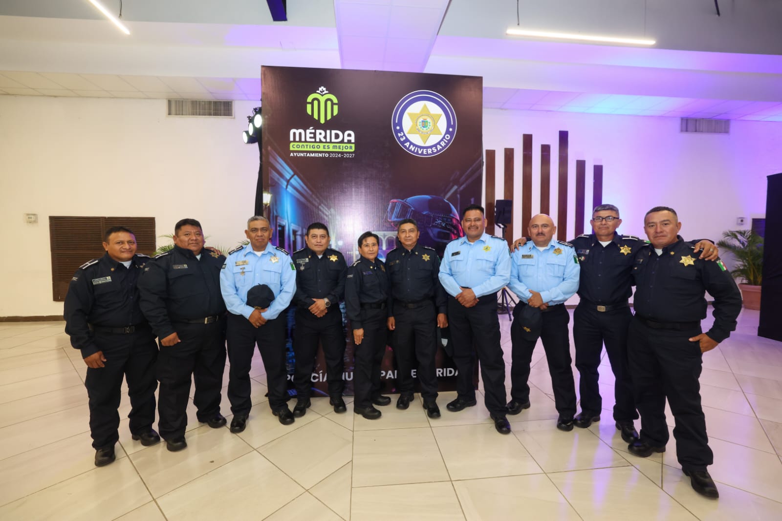 Cecilia Patrón reconoce la labor de la Policía Municipal en su 23 aniversario: “Gracias por servir y proteger a las familias meridanas y el corazón de nuestra ciudad” Cecilia Patrón reconoce la labor de la Policía Municipal en su 23 aniversario: “Gracias por servir y proteger a las familias meridanas y el corazón de nuestra ciudad”