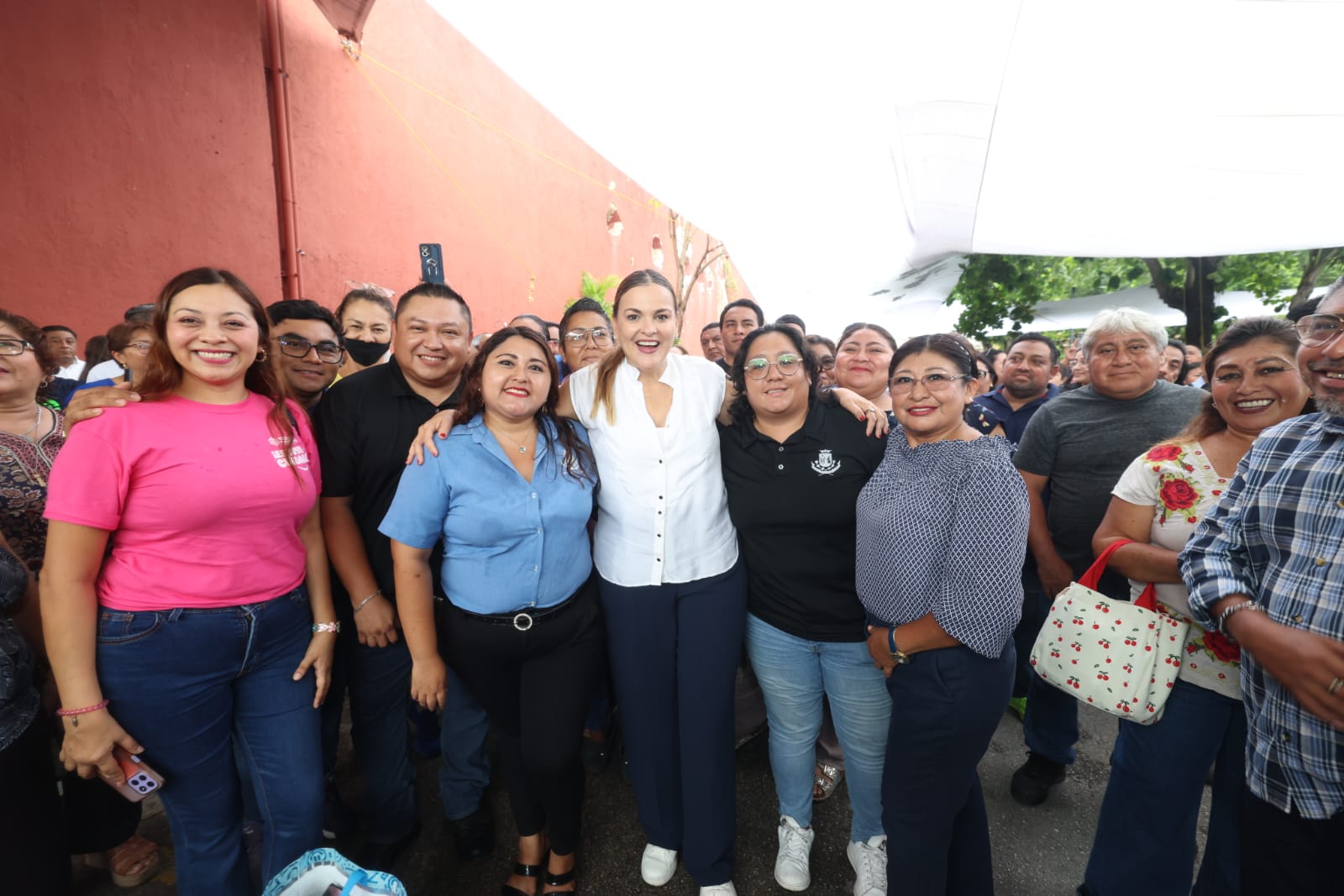 Reconoce Cecilia Patrón a las cuadrillas que atendieron las inundaciones; “¡Mérida tiene a las mejores trabajadoras y trabajadores del país!” Reconoce Cecilia Patrón a las cuadrillas que atendieron las inundaciones; “¡Mérida tiene a las mejores trabajadoras y trabajadores del país!”