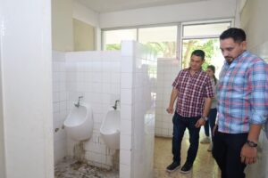 Mejoran infraestructura, equipamiento y espacios educativos en planteles del Cecytey