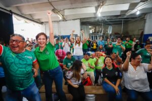 Cecilia Patrón comparte momento deportivo con colaboradores municipales, en reconocimiento a su labor de todos los días