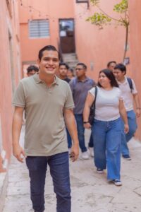 Fomenta el regidor Diego Carrera la profesionalización política de la juventud en Mérida