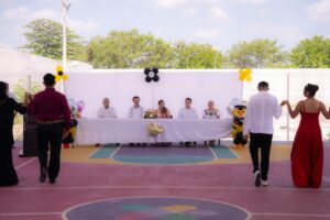 DIF Yucatán reconoce a seis adolescentes de Casa Otoch que concluyeron la secundaria
