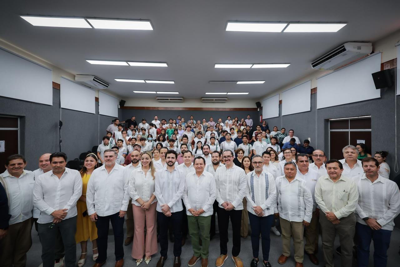 Renacimiento Maya capacita a trabajadoras y trabajadores yucatecos para empleos mejor pagados