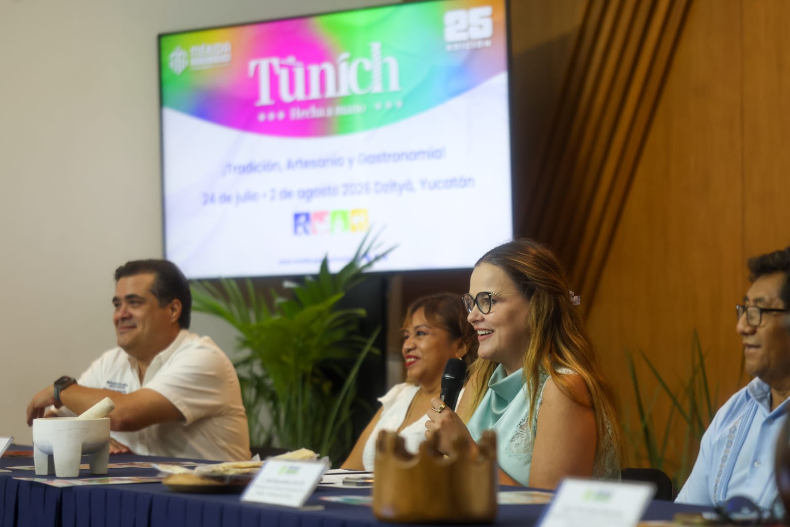Cecilia Patrón presenta la Feria Artesanal Tunich “Hecha a Mano”, 25 años impulsando el talento artesanal y la economía de Mérida Cecilia Patrón presenta la Feria Artesanal Tunich “Hecha a Mano”, 25 años impulsando el talento artesanal y la economía de Mérida