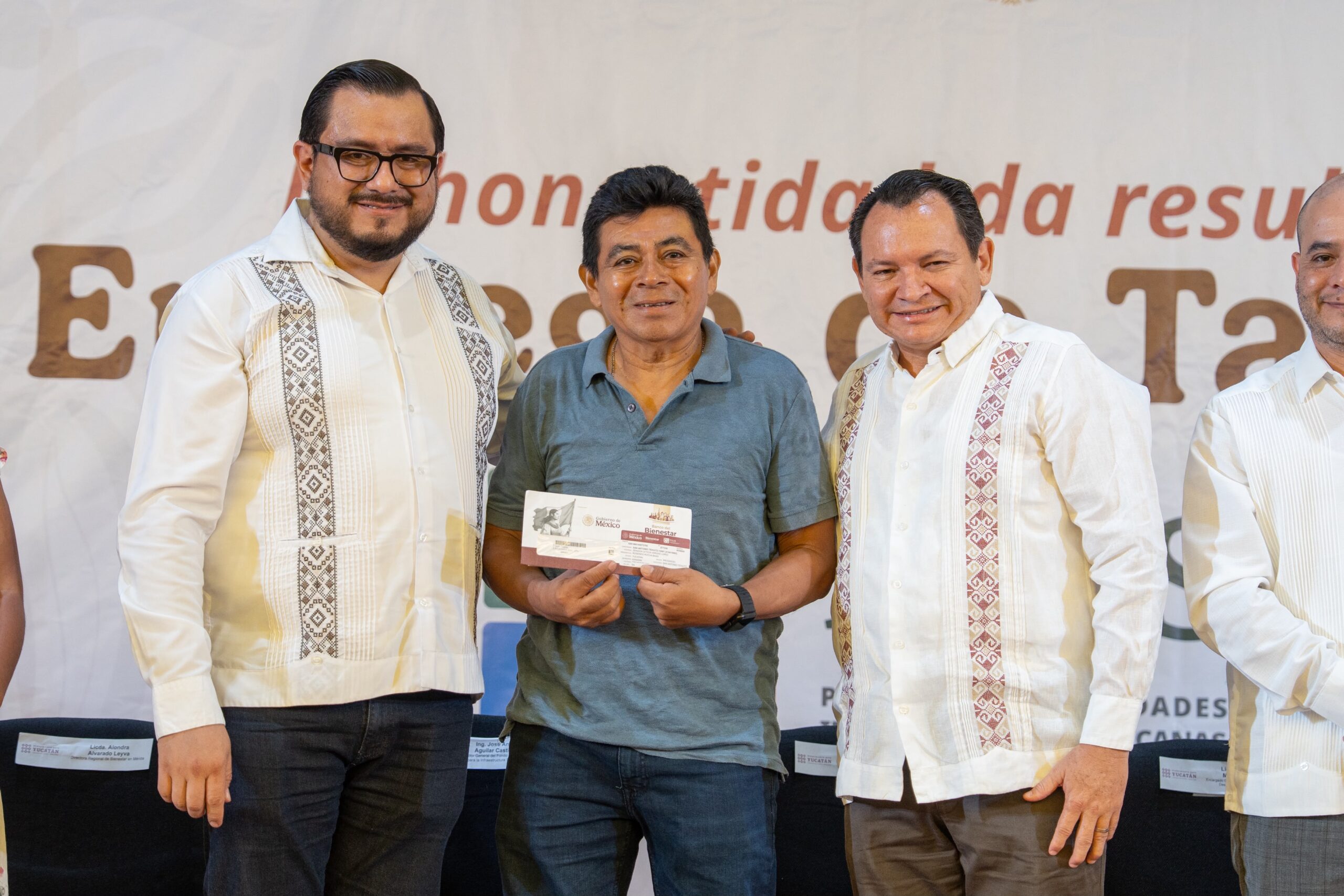 Más de 61 millones de pesos benefician a 70 comunidades mayas de Yucatán: Joaquín Díaz Mena Más de 61 millones de pesos benefician a 70 comunidades mayas de Yucatán: Joaquín Díaz Mena