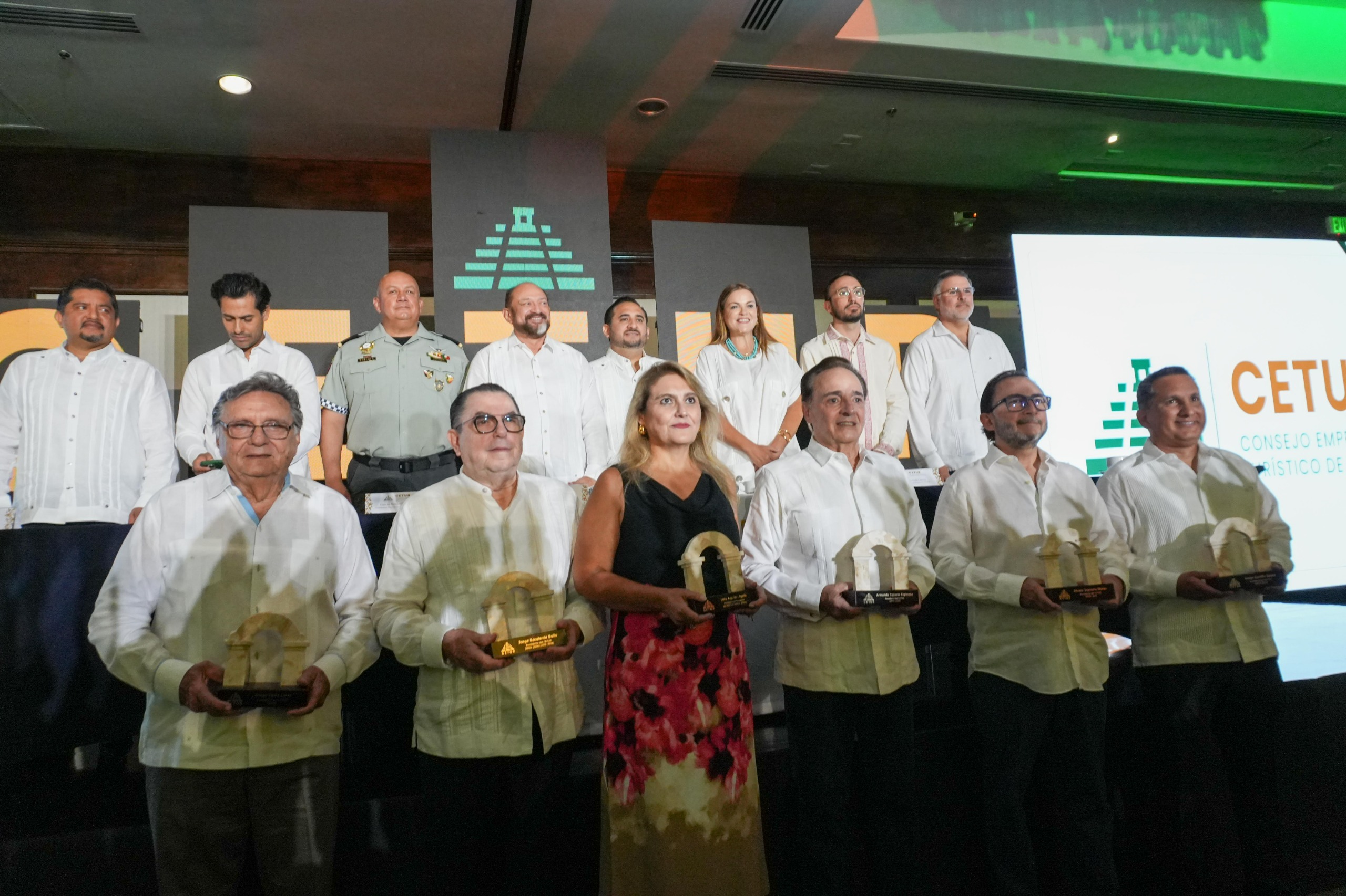 Gobierno del Estado y sector empresarial refrendan alianza para fortalecer el turismo en Yucatán